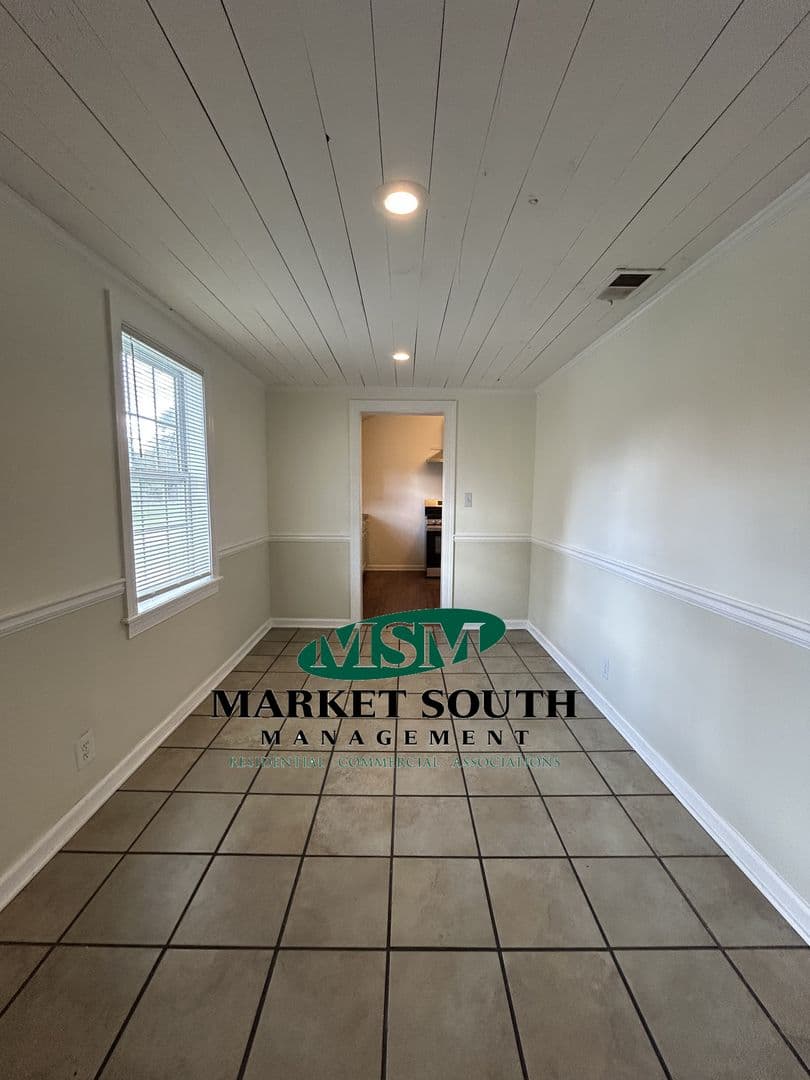 Savannah House: 1705 Elgin Street