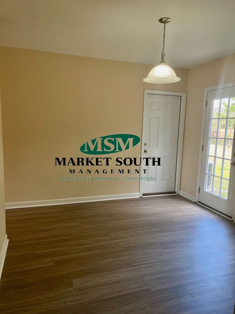 Savannah House: 48 Twin Oaks Place