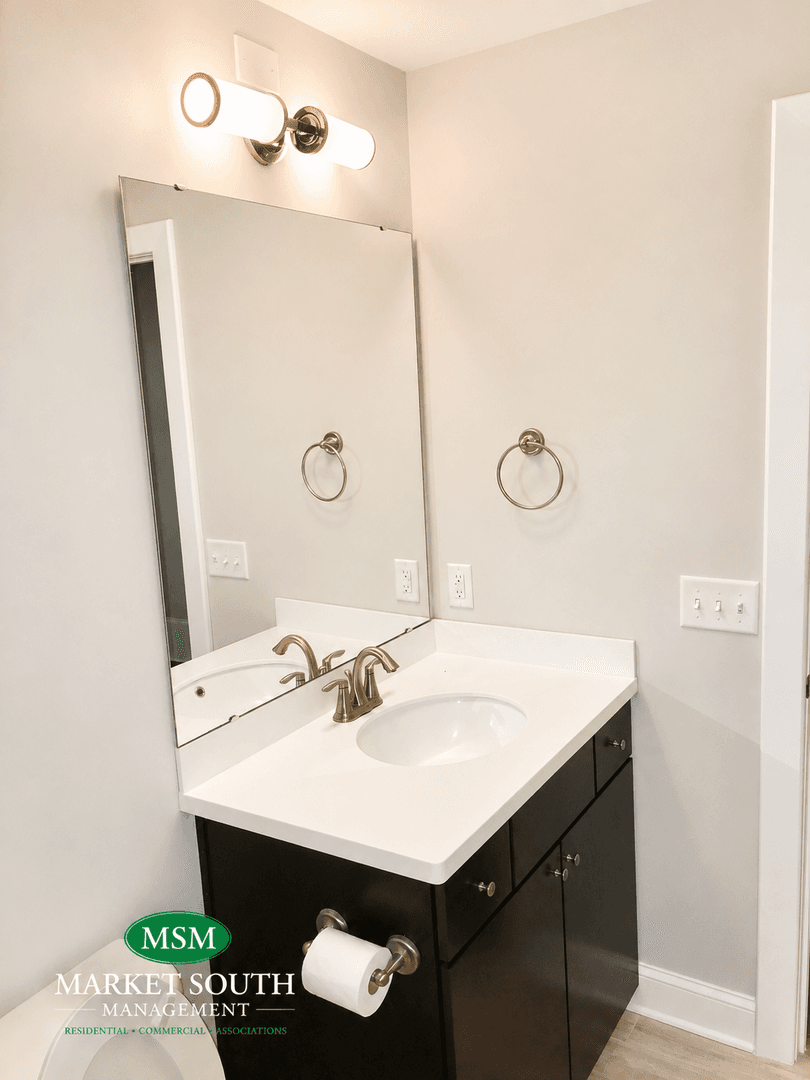 Savannah House: 5 W. Broughton Street Unit 401