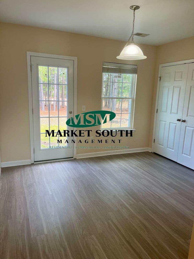 Savannah House: 48 Twin Oaks Place