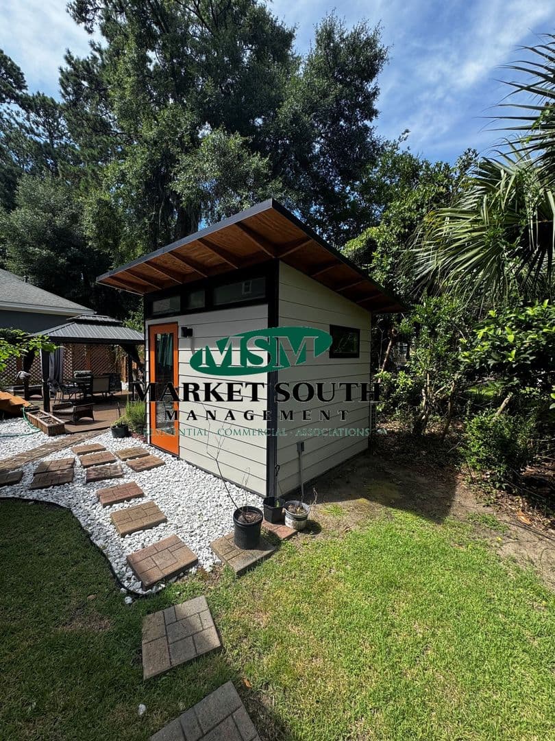 Savannah House: 12 Ardsley Court