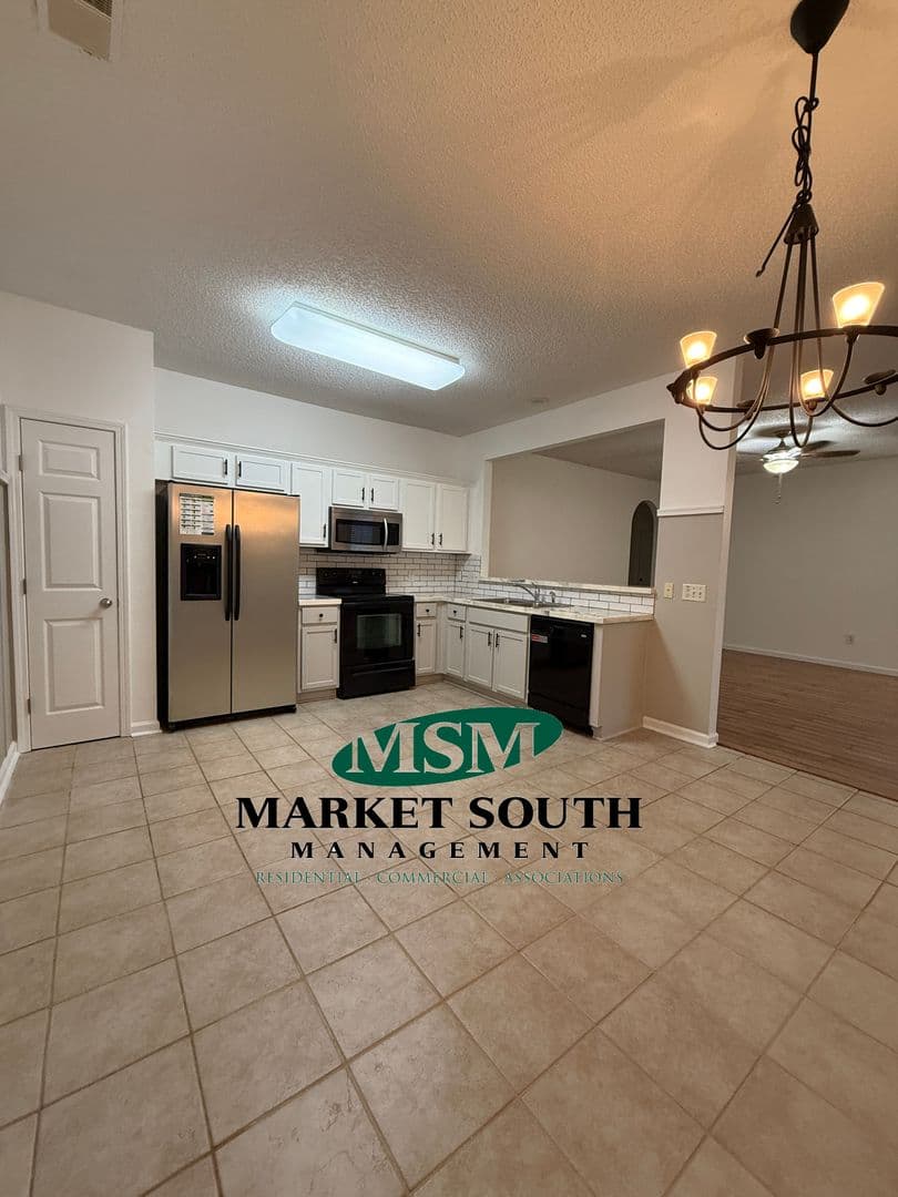 Savannah House: 10 Hartland Court