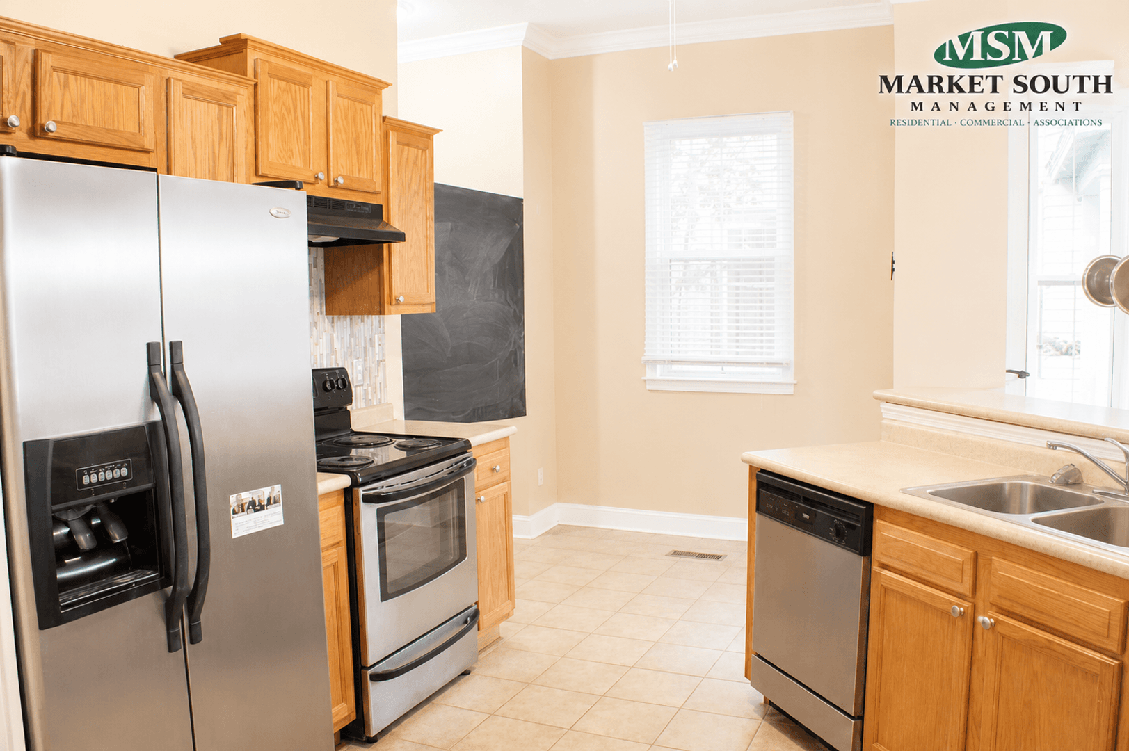Savannah House: 727 E. Henry Street