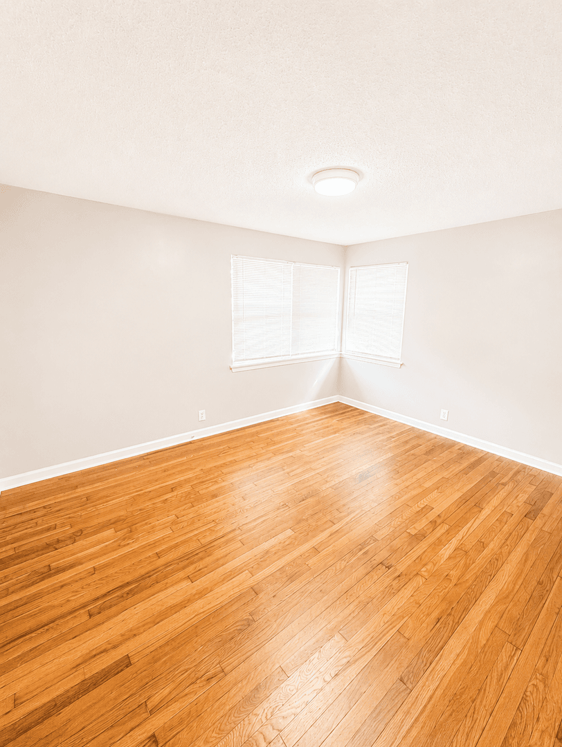 Savannah Apartment: 4 West 53rd Street