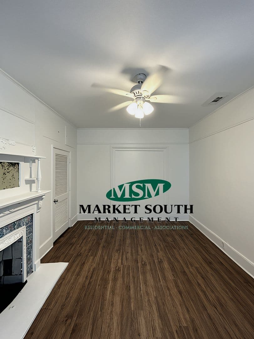 Savannah Apartment: 404 E. 31st Street