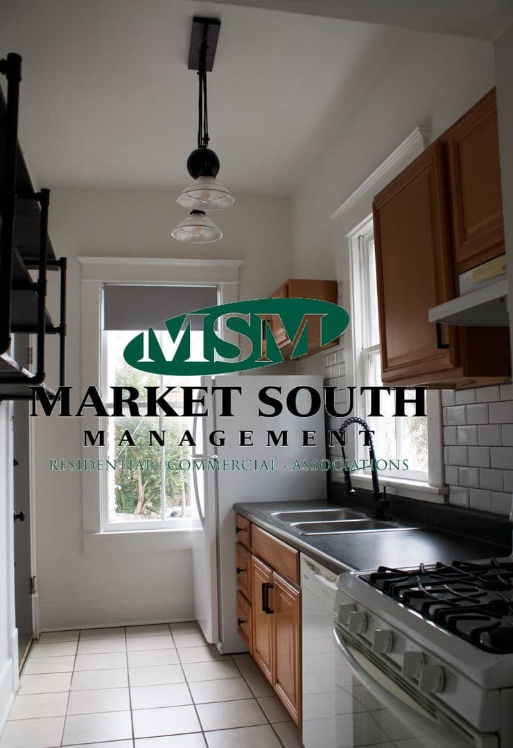 Savannah Apartment: 106 E. Bolton Street