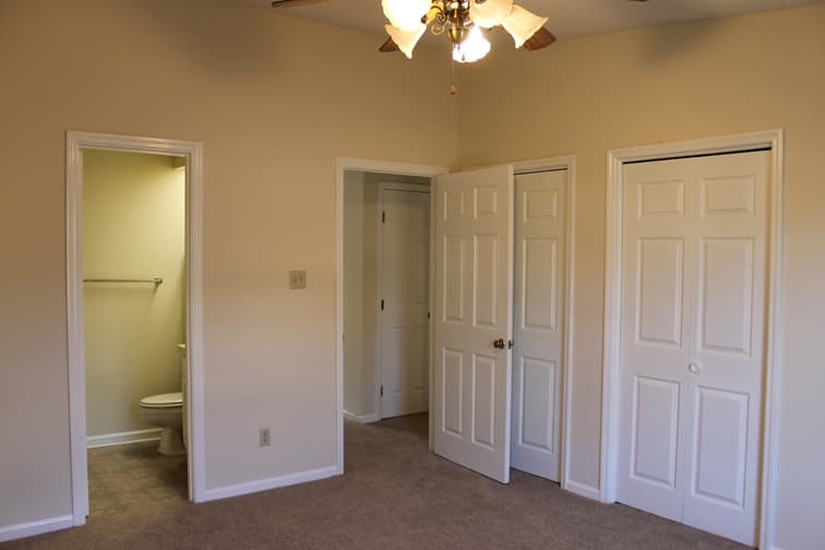 Savannah House: 6501 Habersham Street