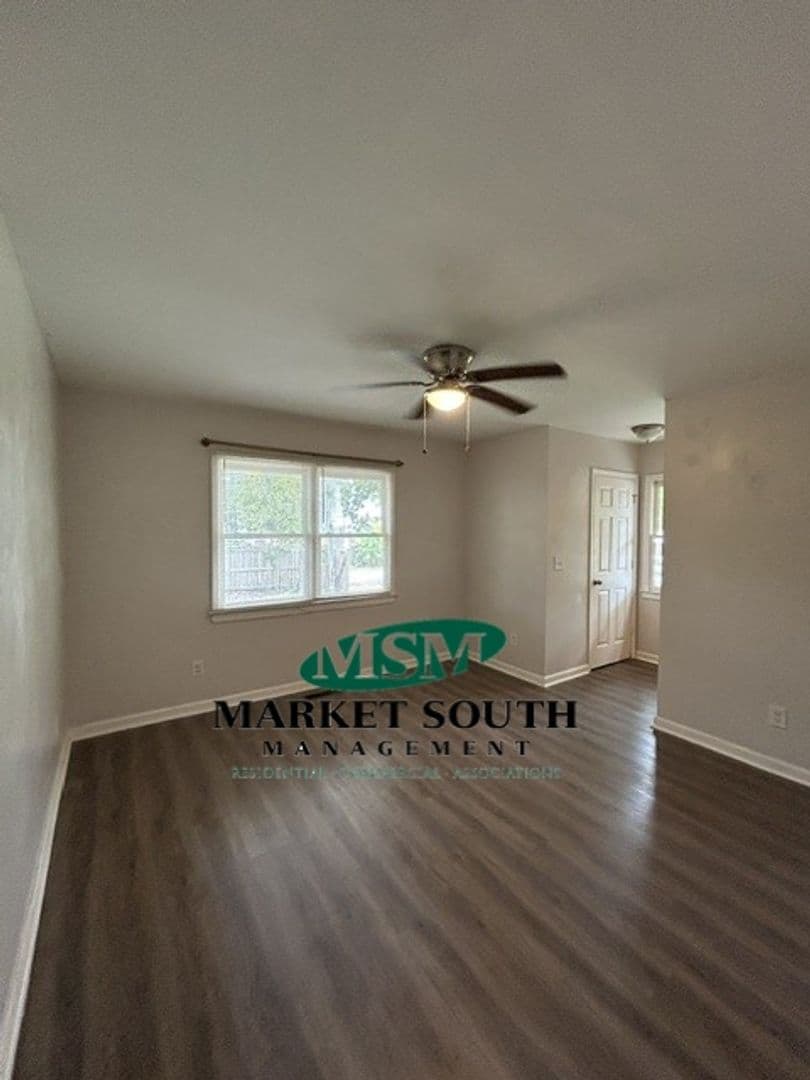 Savannah House: 738 E. Anderson Street