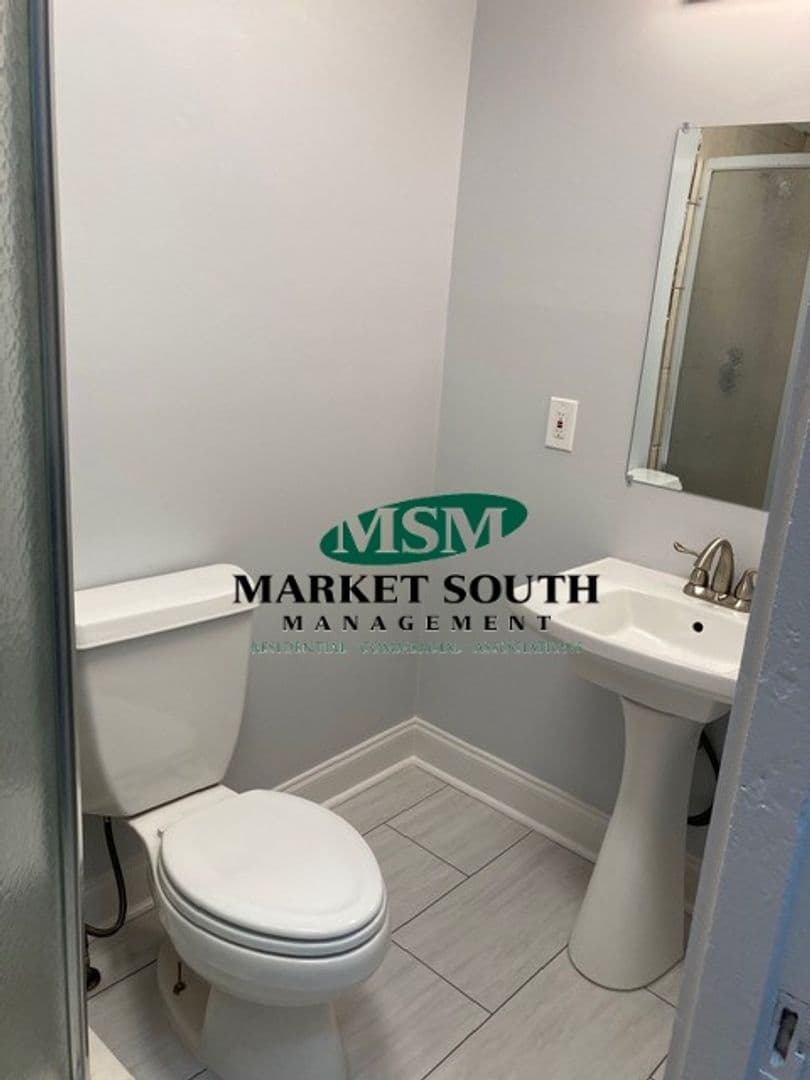 Savannah Apartment: 1415 Habersham Street