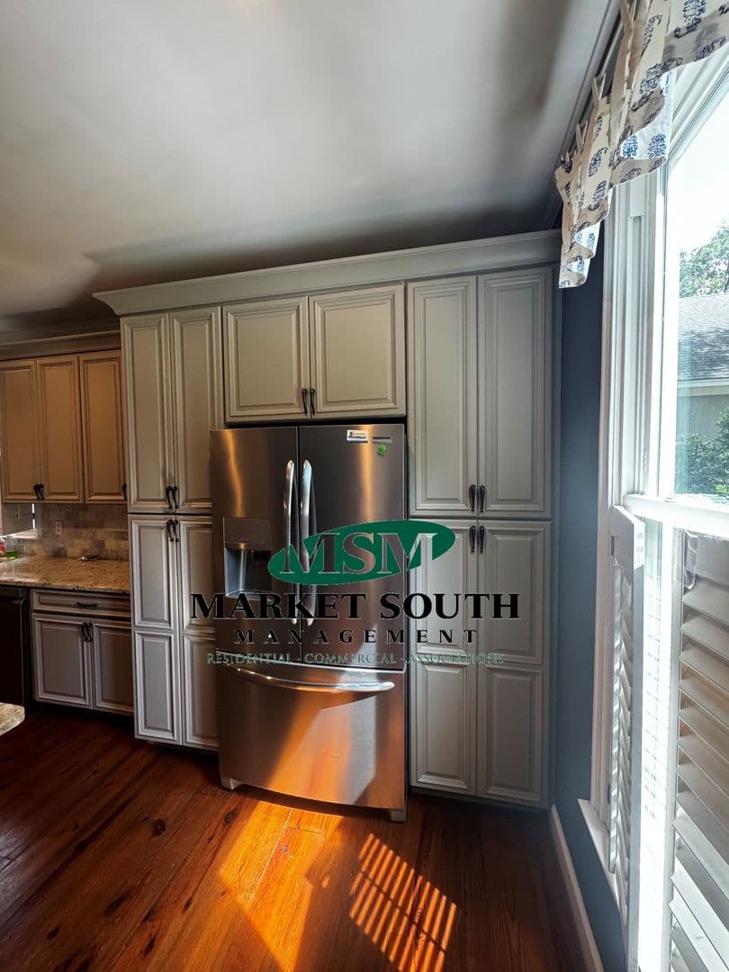 Savannah House: 12 Ardsley Court