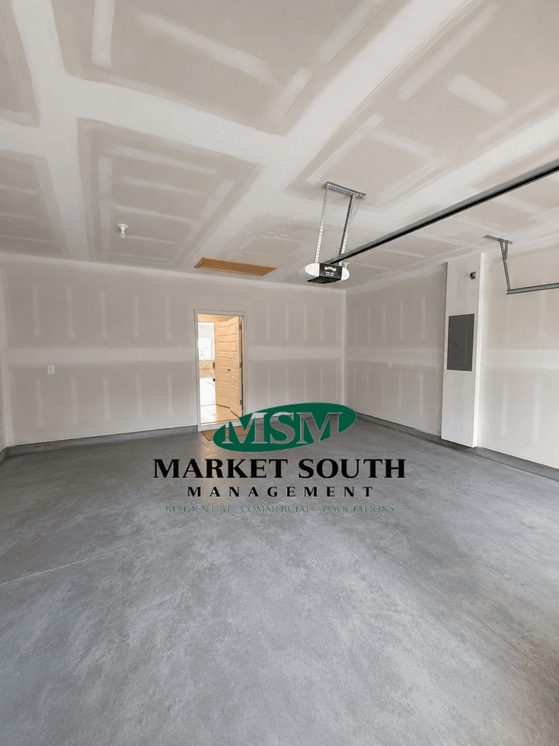 Pooler House: 108 Holloway Hill