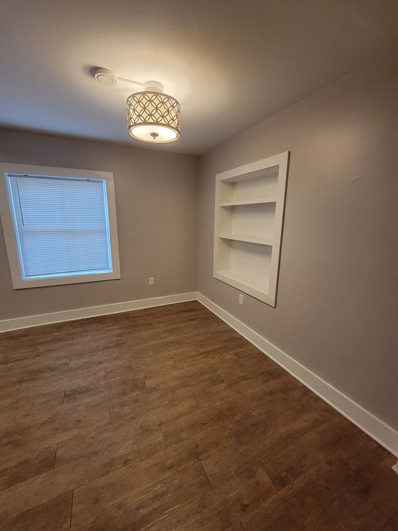 Savannah House: 123 W. Charlton Street #1