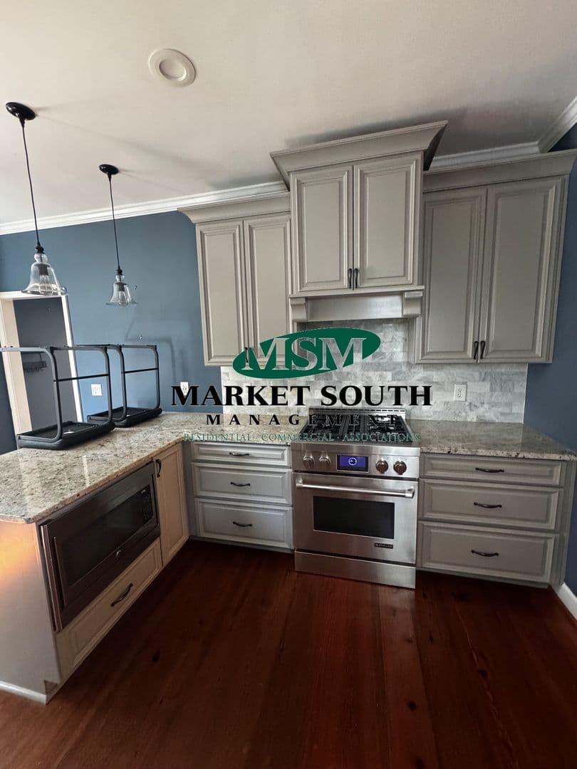 Savannah House: 12 Ardsley Court