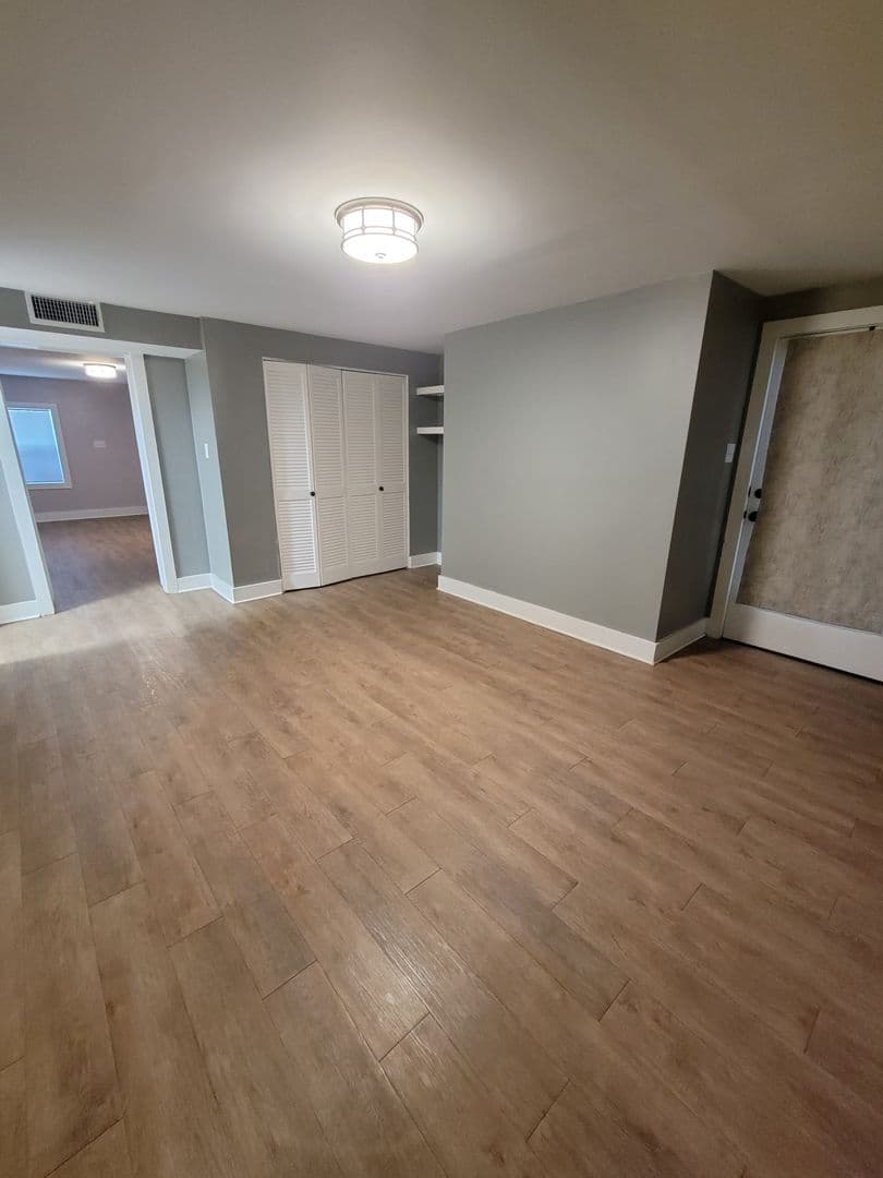 Savannah House: 123 W. Charlton Street #1