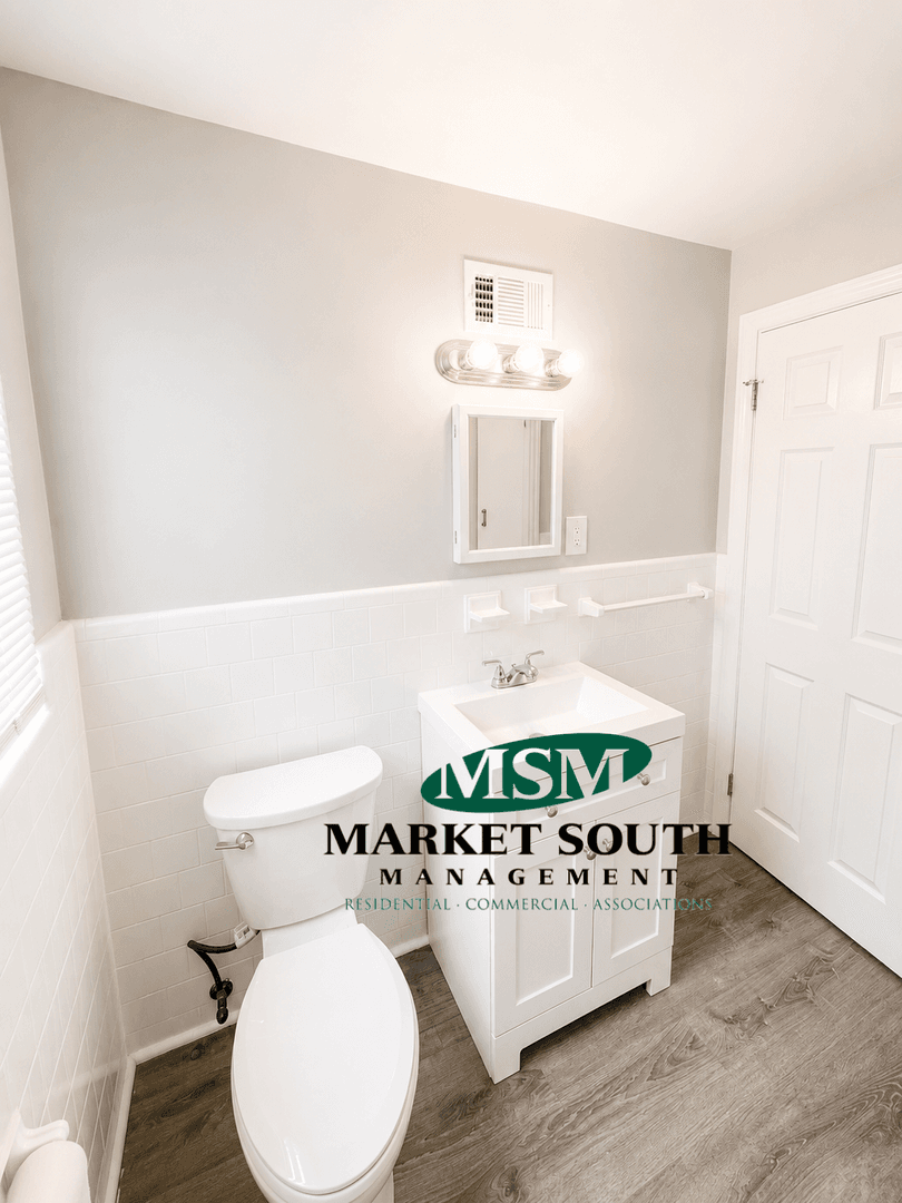 Savannah Apartment: 4 West 53rd Street