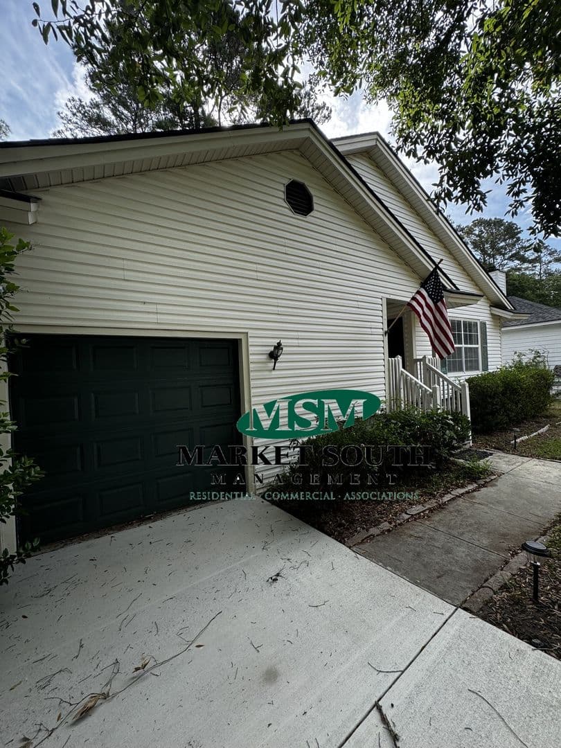Savannah House: 212 Sugar Mill Drive