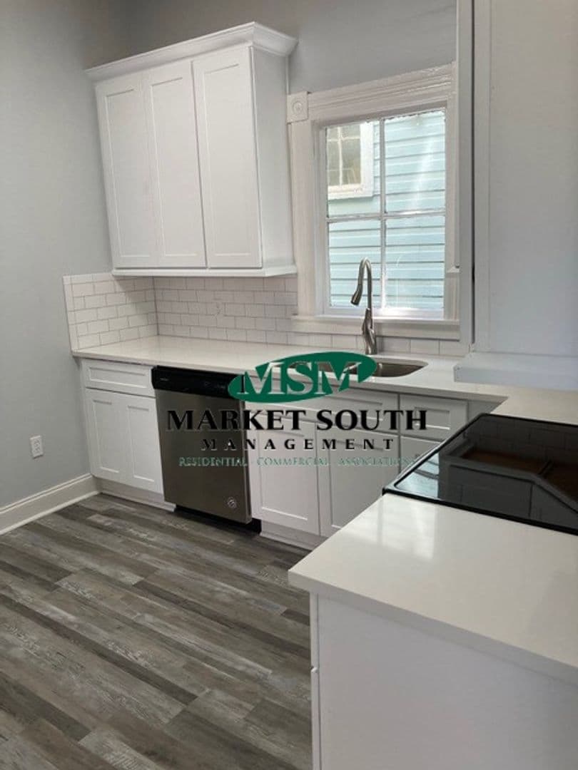 Savannah Apartment: 1415 Habersham Street