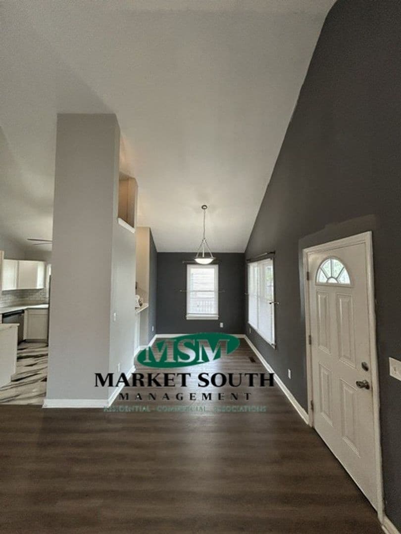 Savannah House: 738 E. Anderson Street