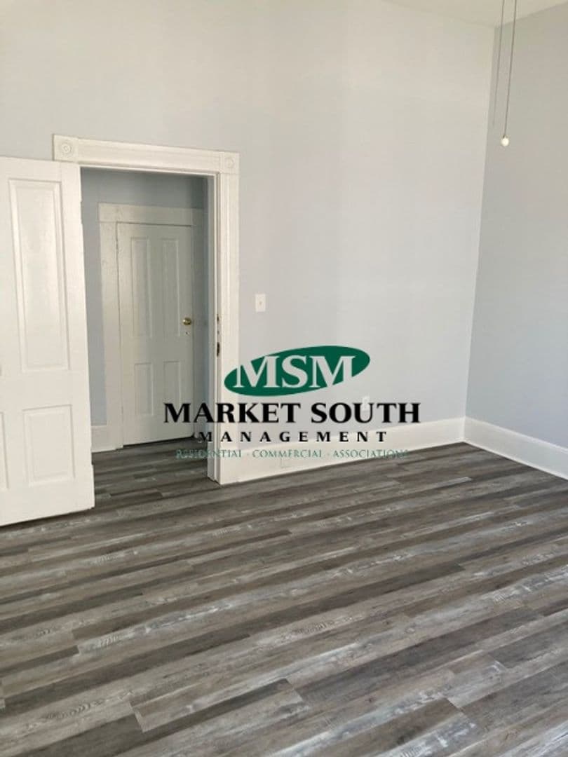 Savannah Apartment: 1415 Habersham Street