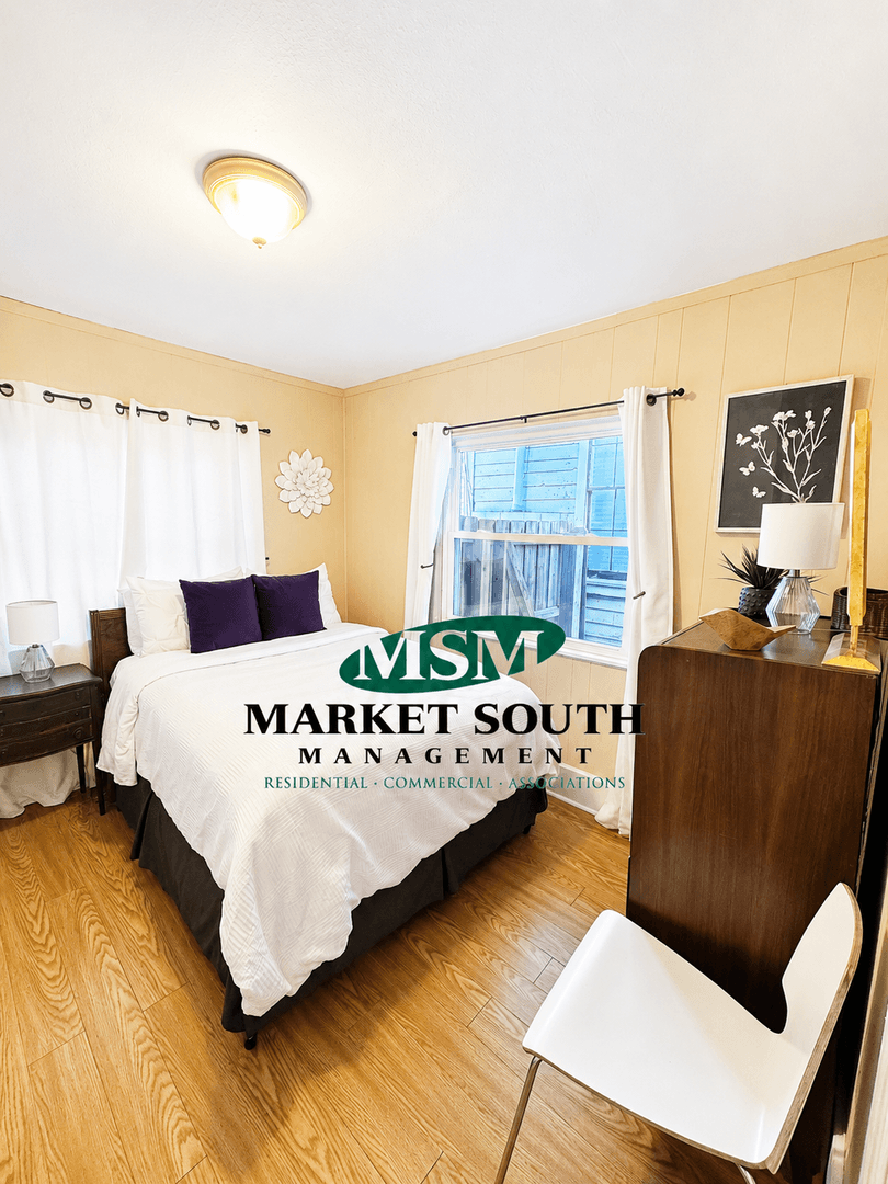Savannah House: 317 W. Huntingdon Street