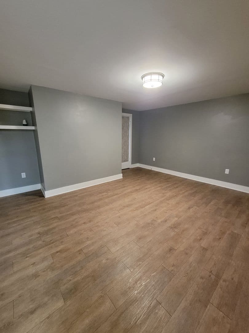 Savannah House: 123 W. Charlton Street #1