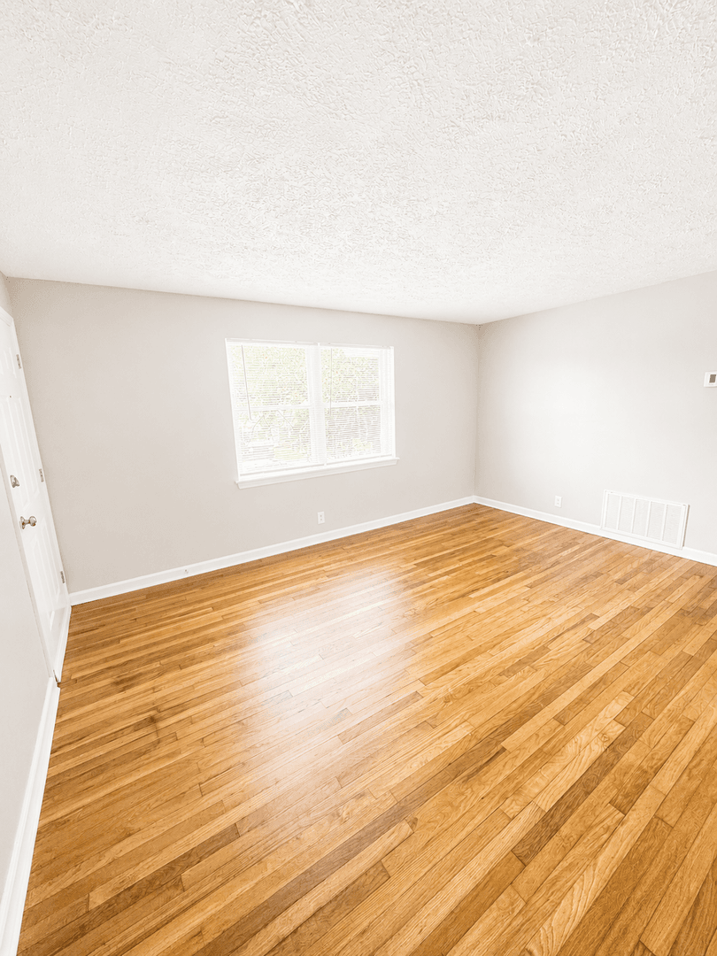 Savannah Apartment: 4 West 53rd Street