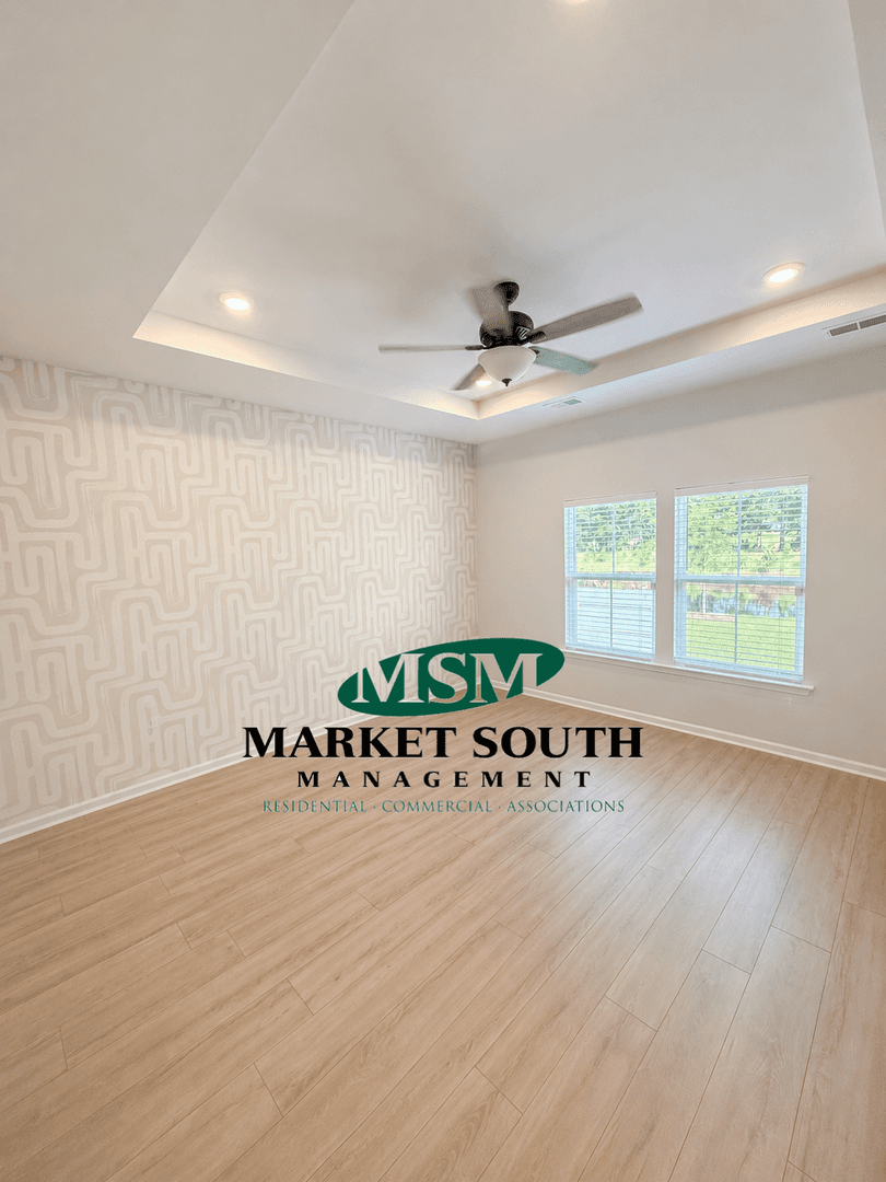 Pooler House: 108 Holloway Hill
