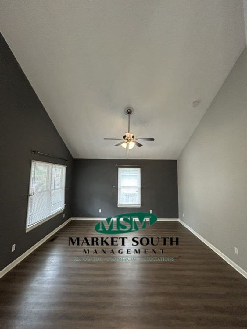 Savannah House: 738 E. Anderson Street