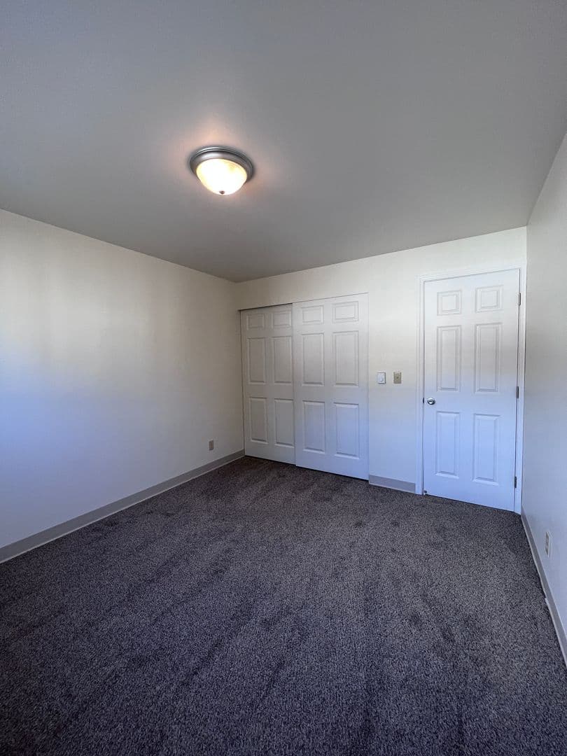 Seattle Apartment: 3043 NE 140th St