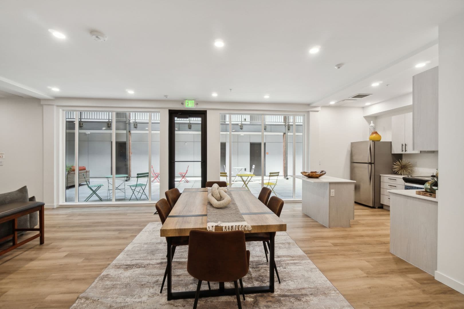 Auburn Apartment: 128 E Main St,