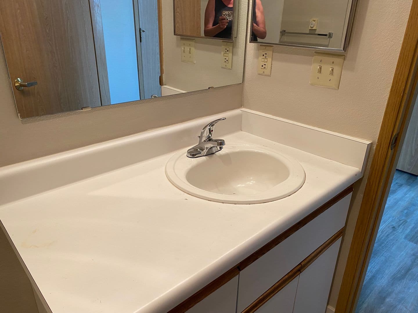 Renton Apartment: 334 Wells Ave South