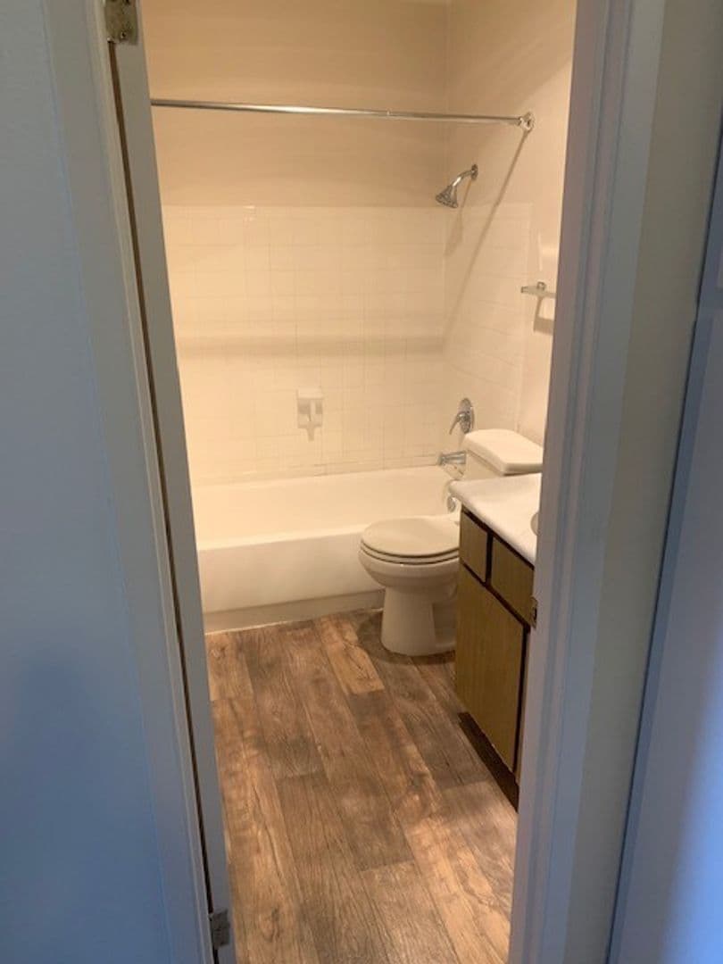 Normandy Park Apartment: 133 SW Normandy Road