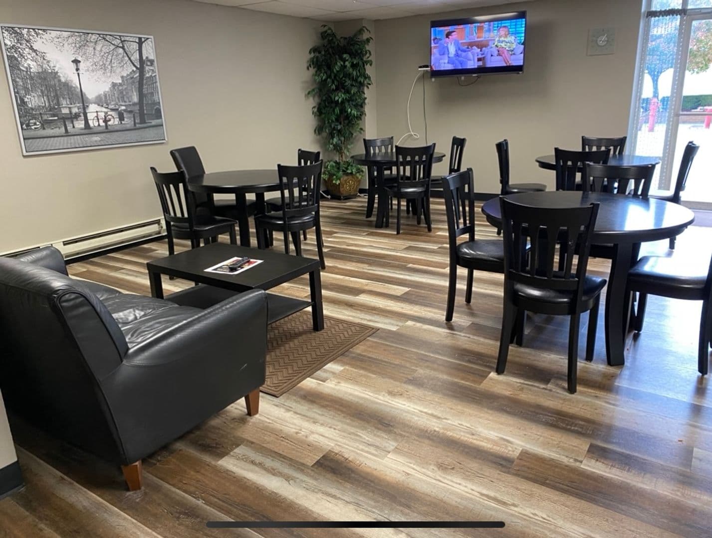 Renton Apartment: 334 Wells Ave South