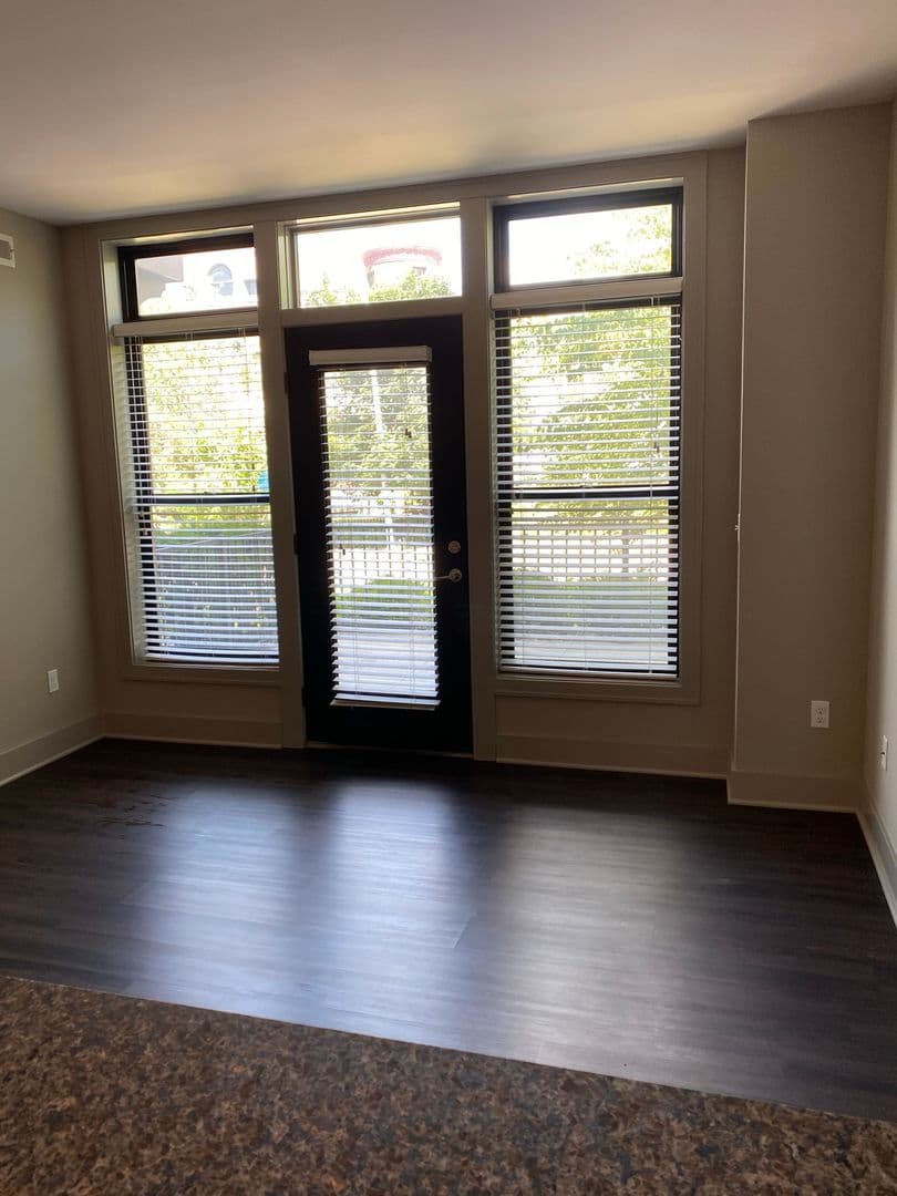 Omaha Apartment: 1042 S. 30th Avenue