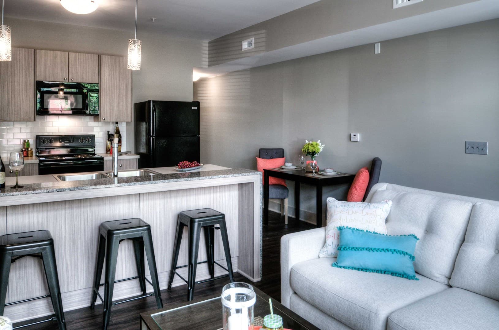 Omaha Apartment: 1042 S. 30th Avenue