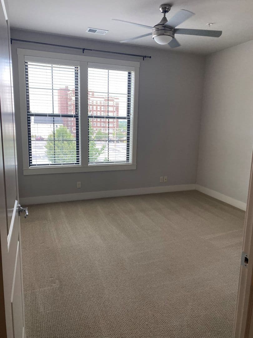 Omaha Apartment: 3625 Dewey Ave