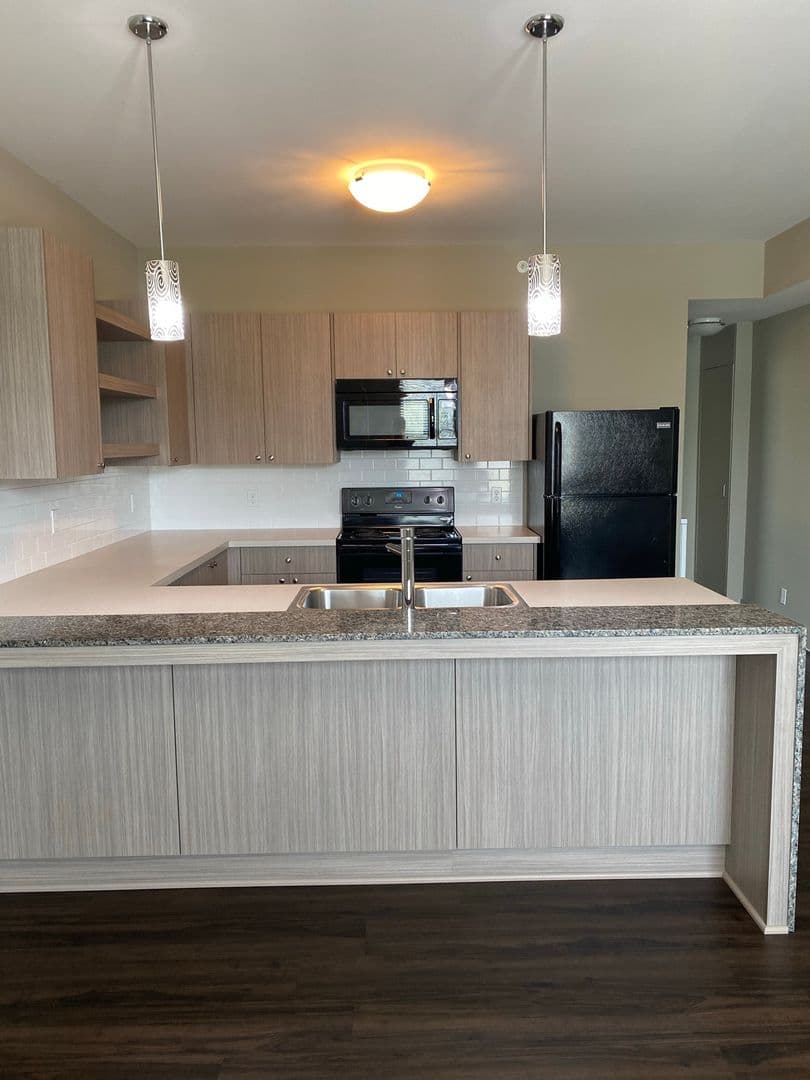 Omaha Apartment: 1042 S. 30th Avenue