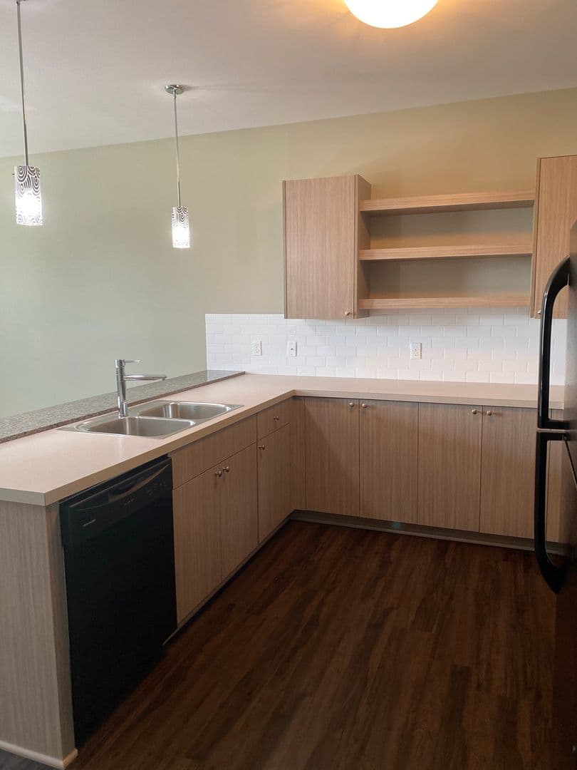 Omaha Apartment: 1042 S. 30th Avenue