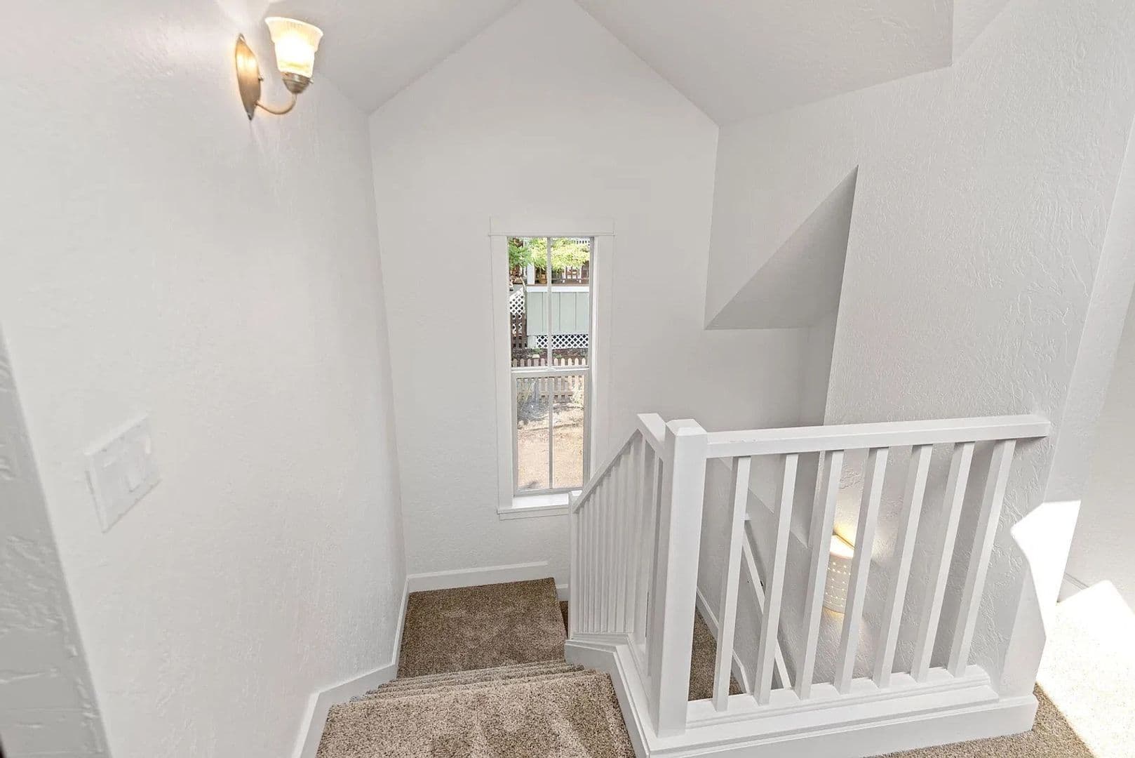 Bend House: 1940 NE Monterey Pines