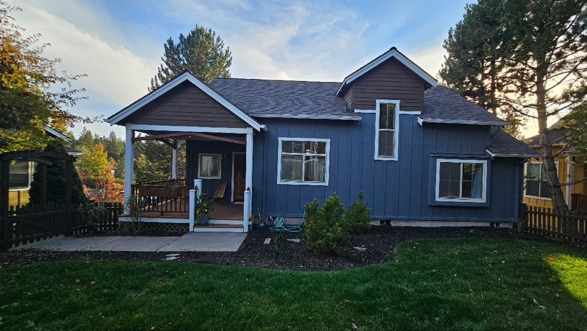 Bend House: 1940 NE Monterey Pines