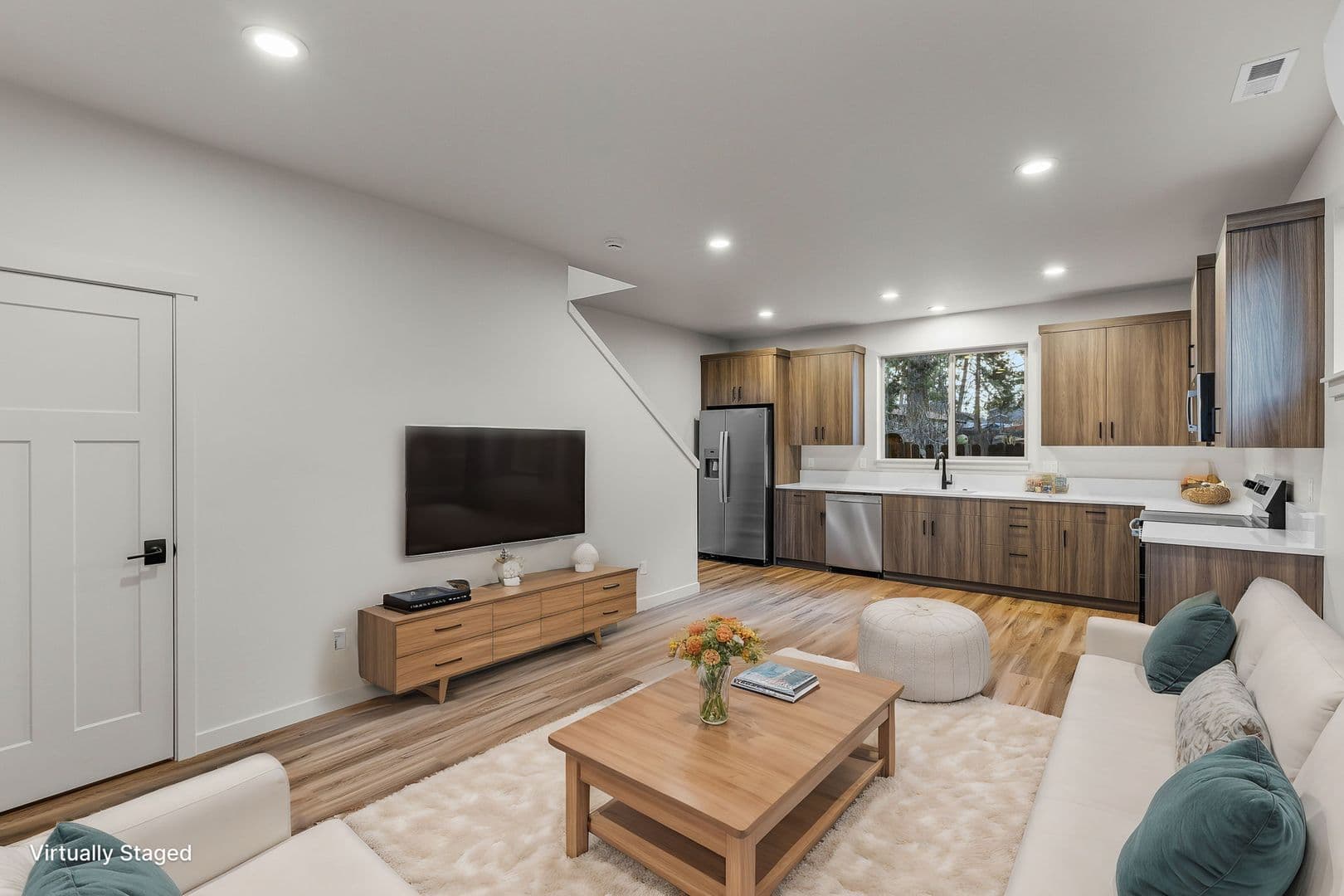 Bend Townhome: 817 SE 5th St