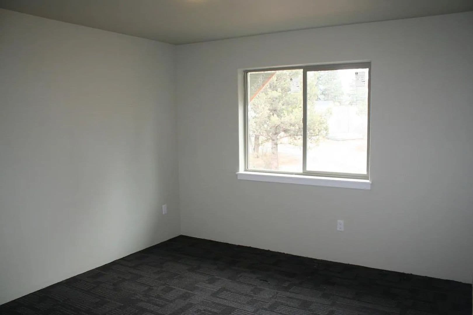 Bend Apartment: 206- 200 SW Summer Lake Dr