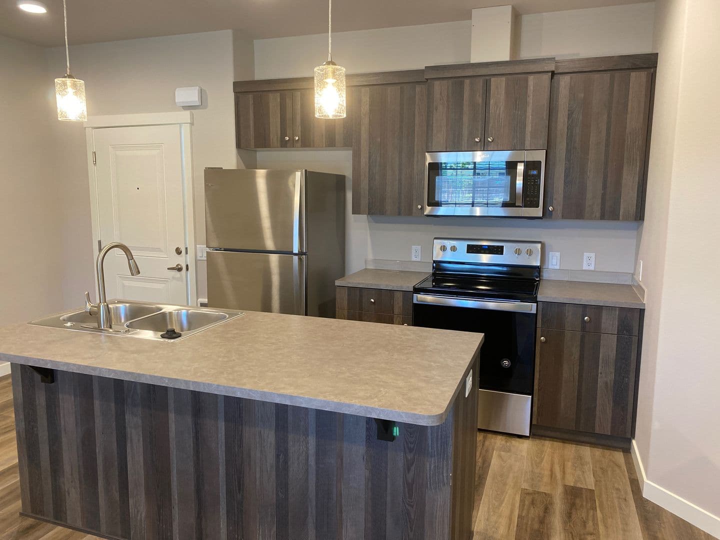 Redmond Apartment: 1140 SW 27th  - Unit 102