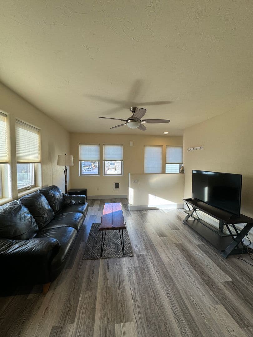 Bend Apartment: 5 SW Taft Ave