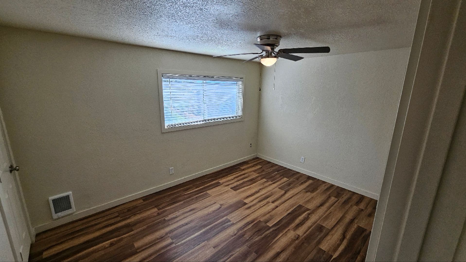 Prineville Apartment: 955 NE Elm St