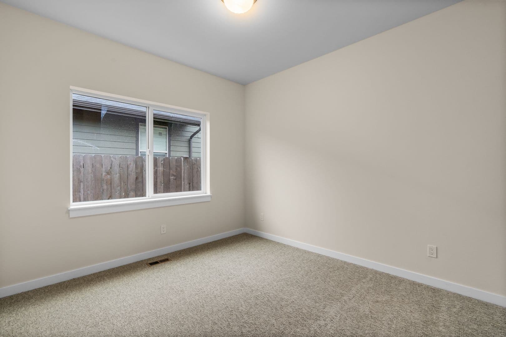 Prineville Condo: 899 NE Discovery Loop