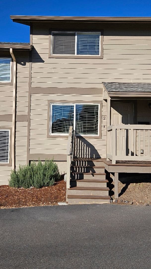 Prineville Apartment: 955 NE Elm St