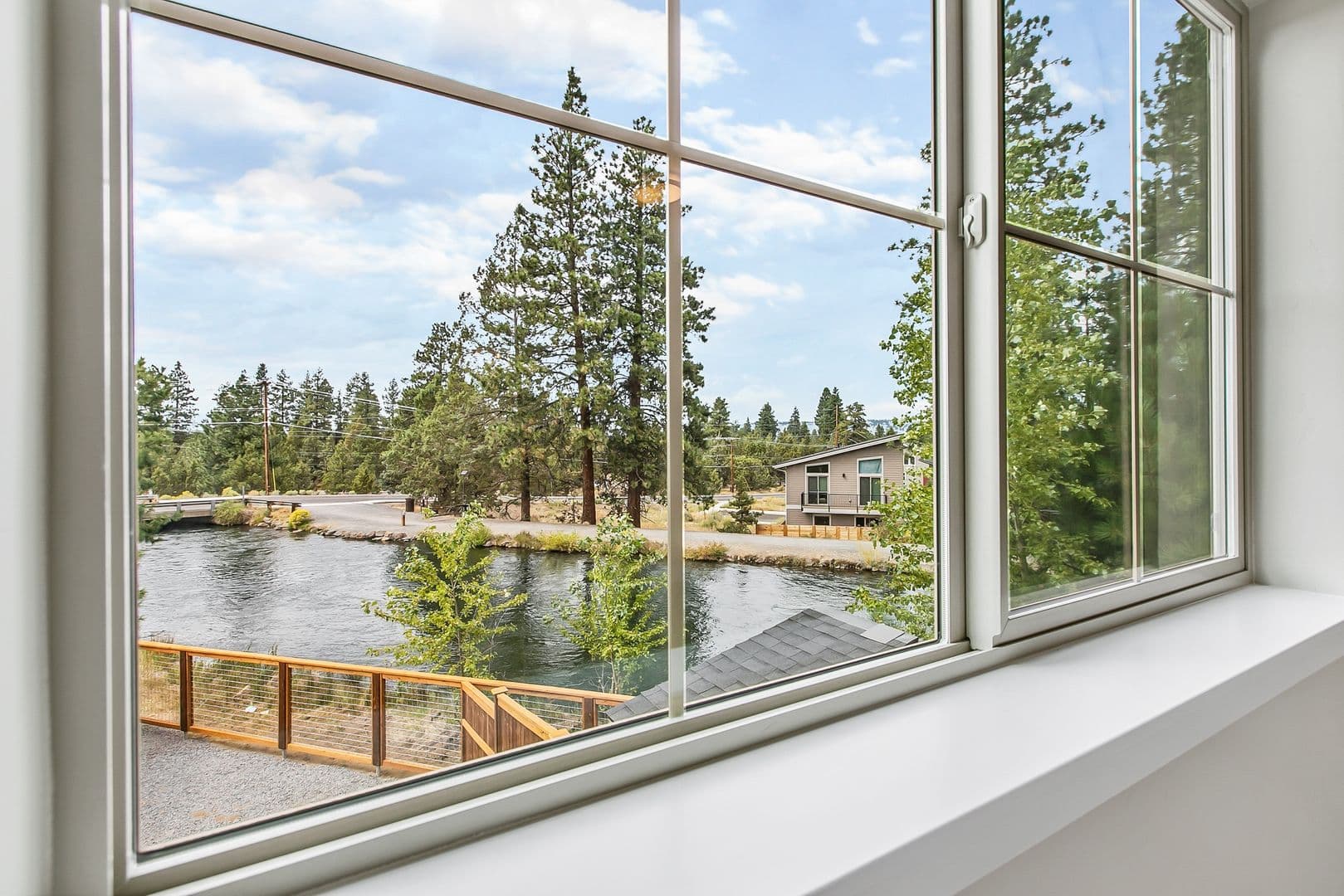 Bend Townhome: 20118 Flowing Water Way