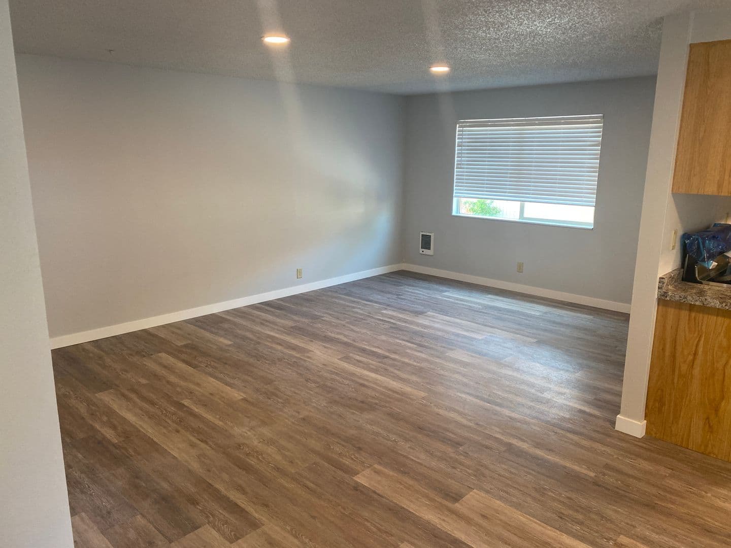 Prineville Apartment: 210 SE 5th st -unit 11