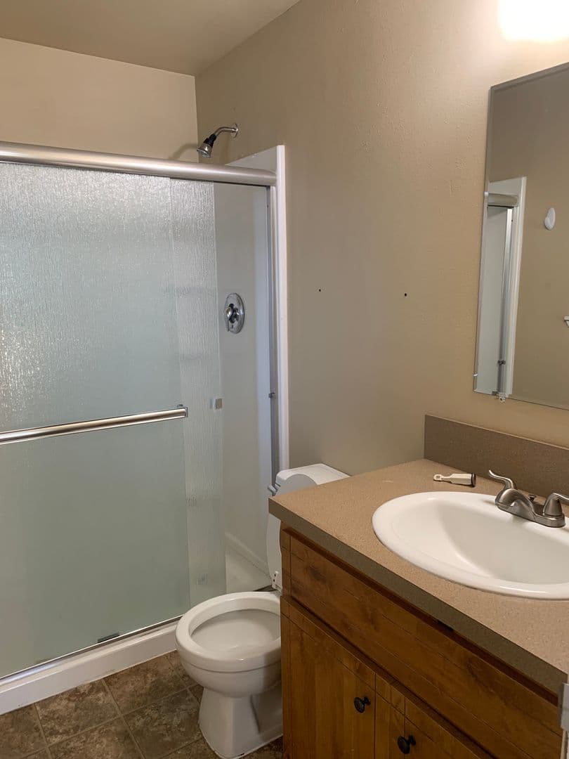 Redmond Apartment: 2155 NW 12th St.